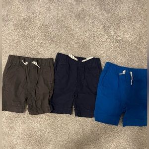Hanna 2T three pairs of shorts VGUC